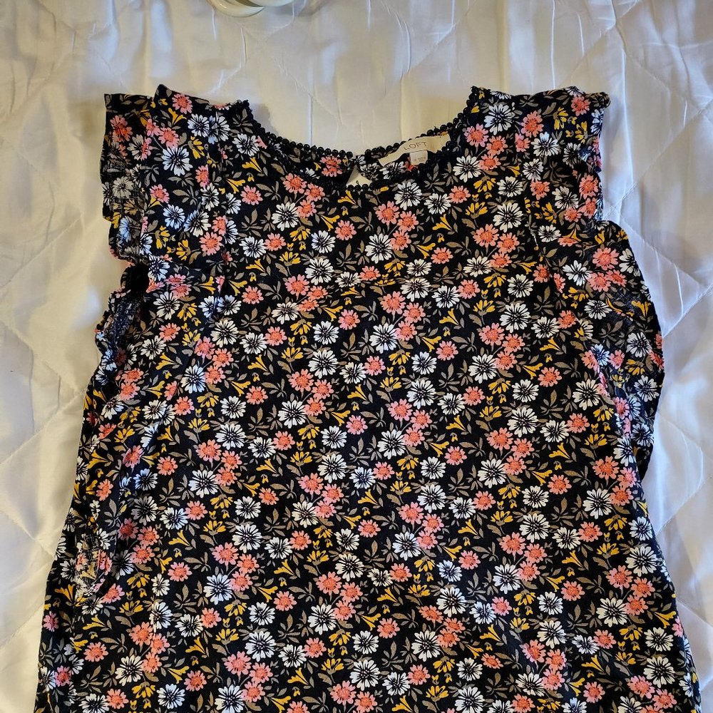 Floral cap sleeved blouse